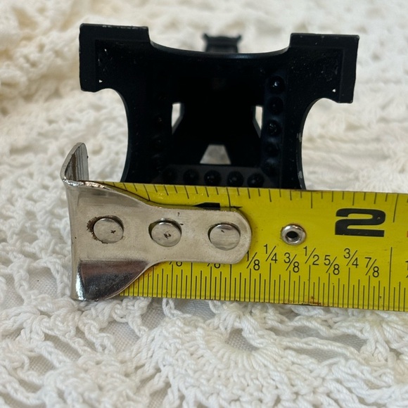 Yellow and Red Parisian Accent Decor - Picture 7 of 9